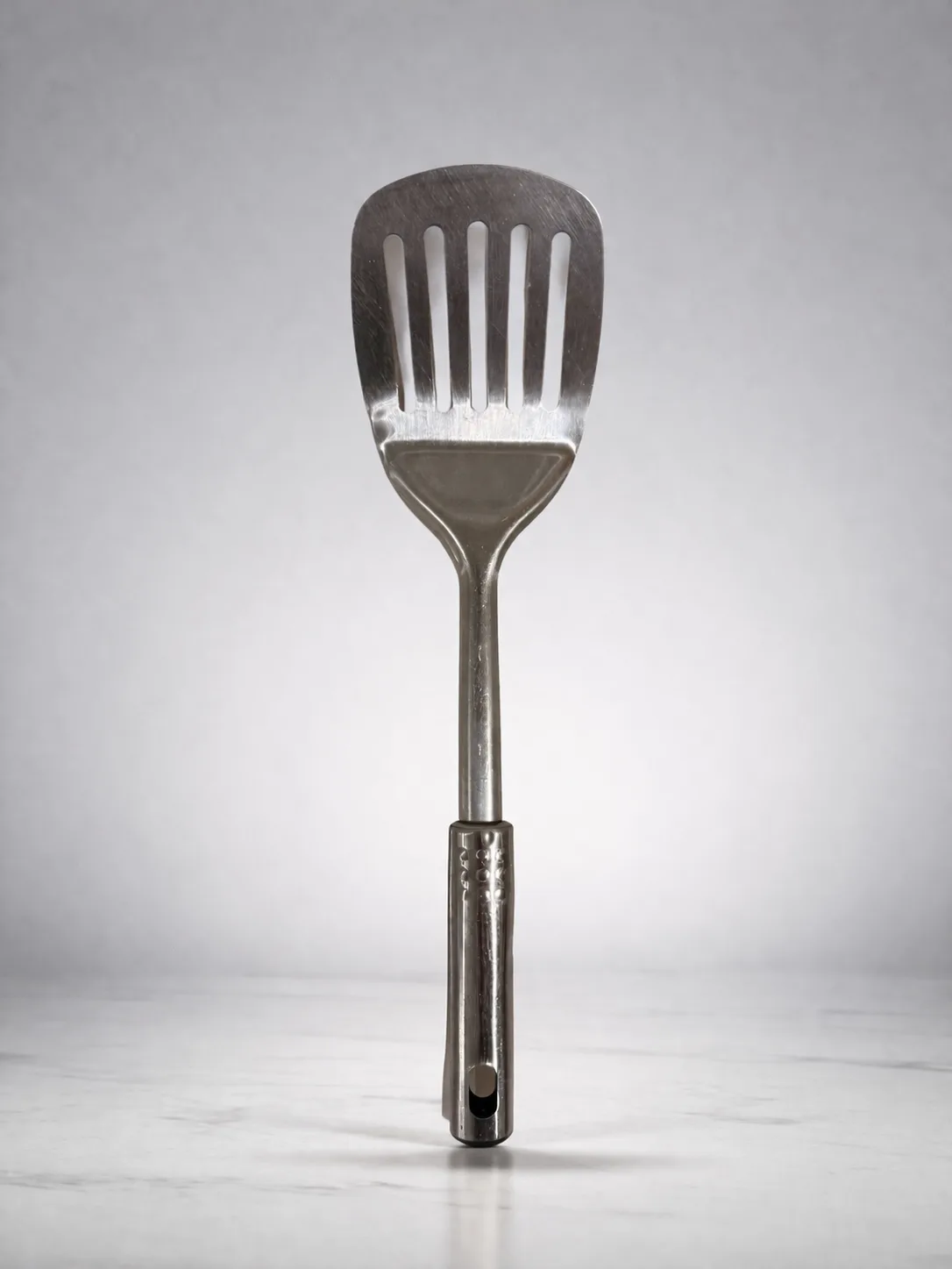 Foto profesional de cocina generada con IA por ProductShots AI — lista para Mercado Libre y tiendas online